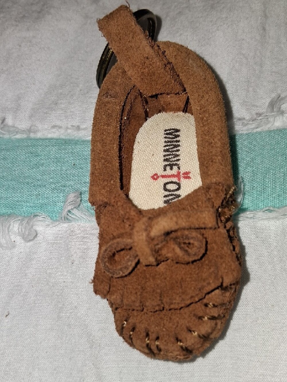 Minnetonka Brown Suede Moccasin Keyring with Or Cute Purse Hang Tag. Dont Bundle - Picture 6 of 6